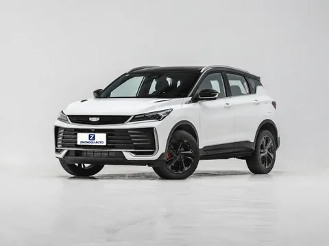 Geely Coolray Full Option front left three-quarter view