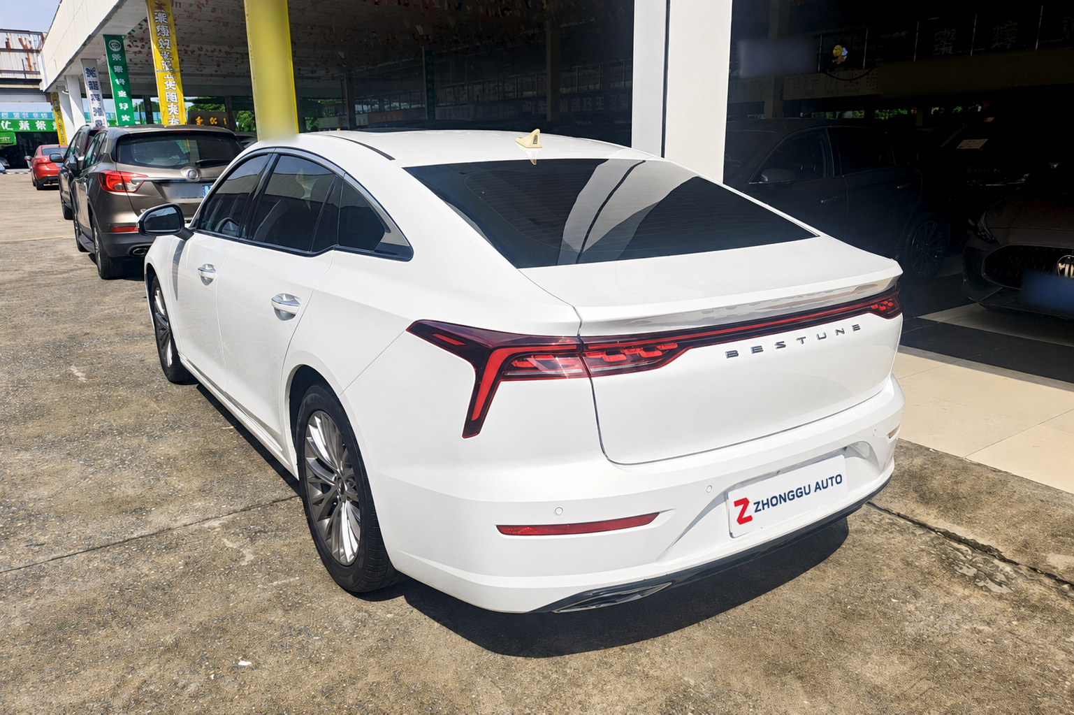Used 2023 Bestune B70 1.5T 70th Anniversary Edition photo 4