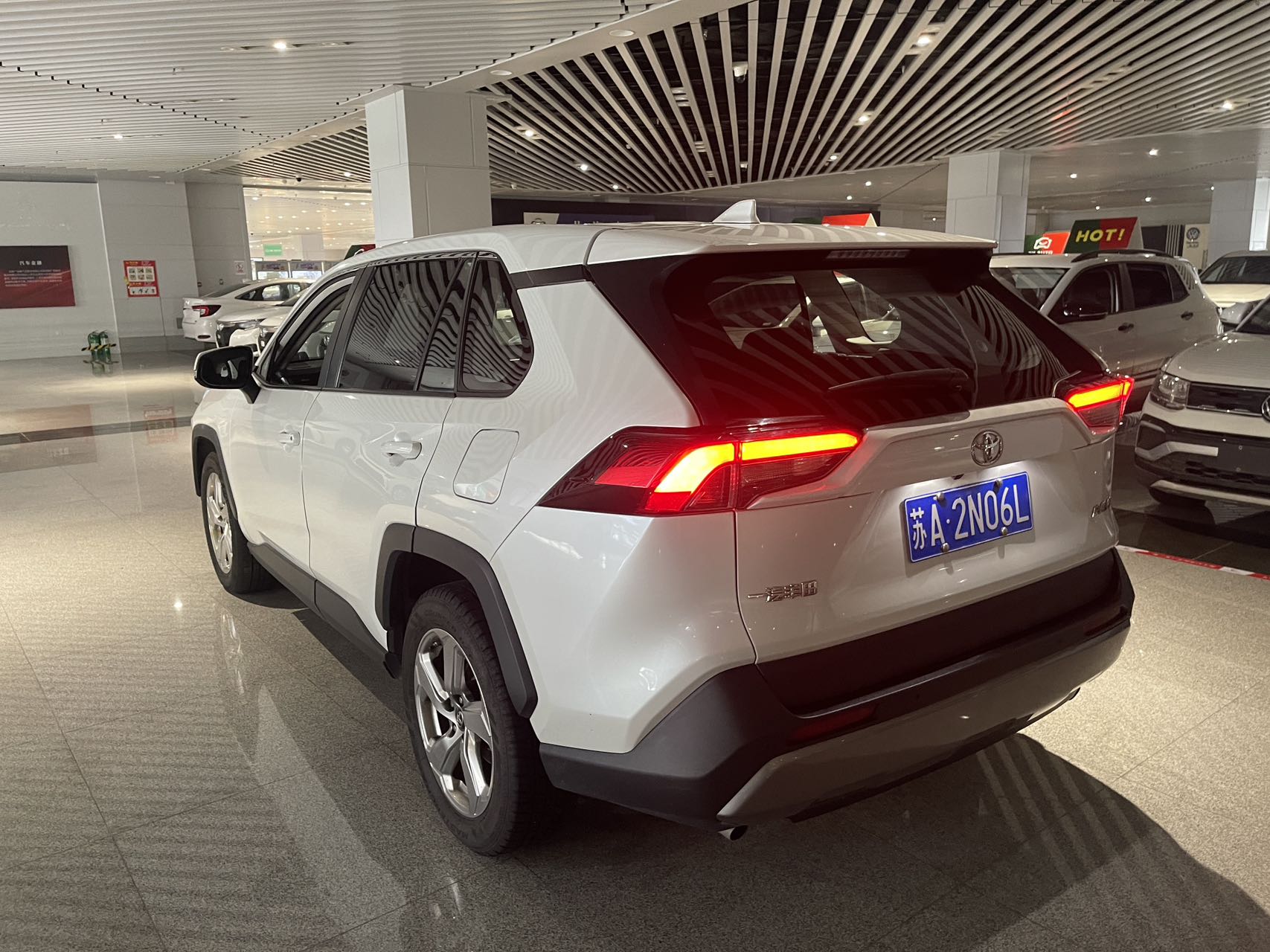 Toyota RAV4 2024 photo 3