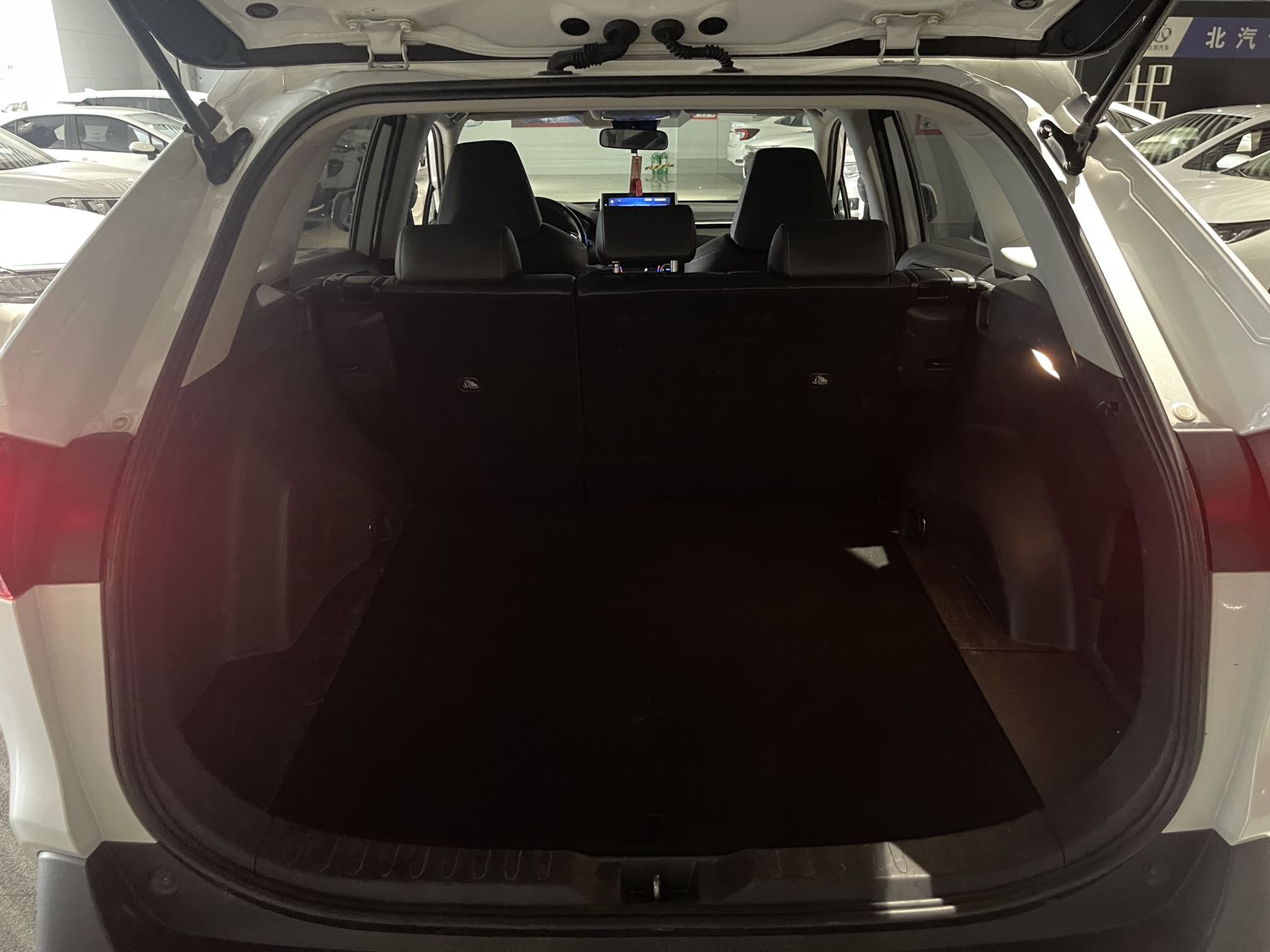 Toyota RAV4 2024 photo 8